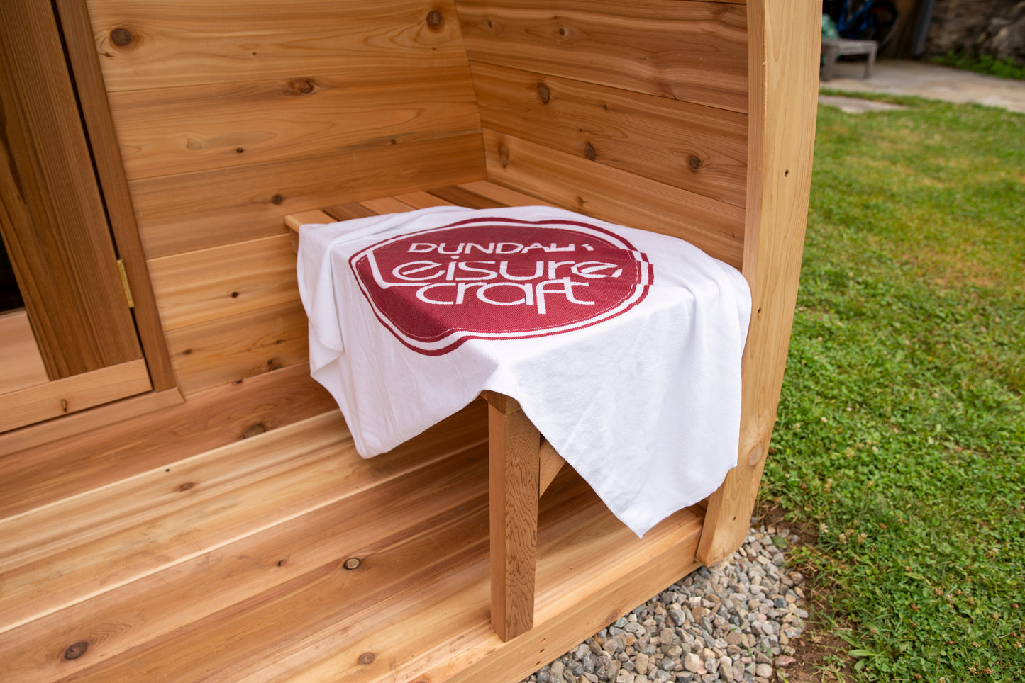 POD sauna with porch