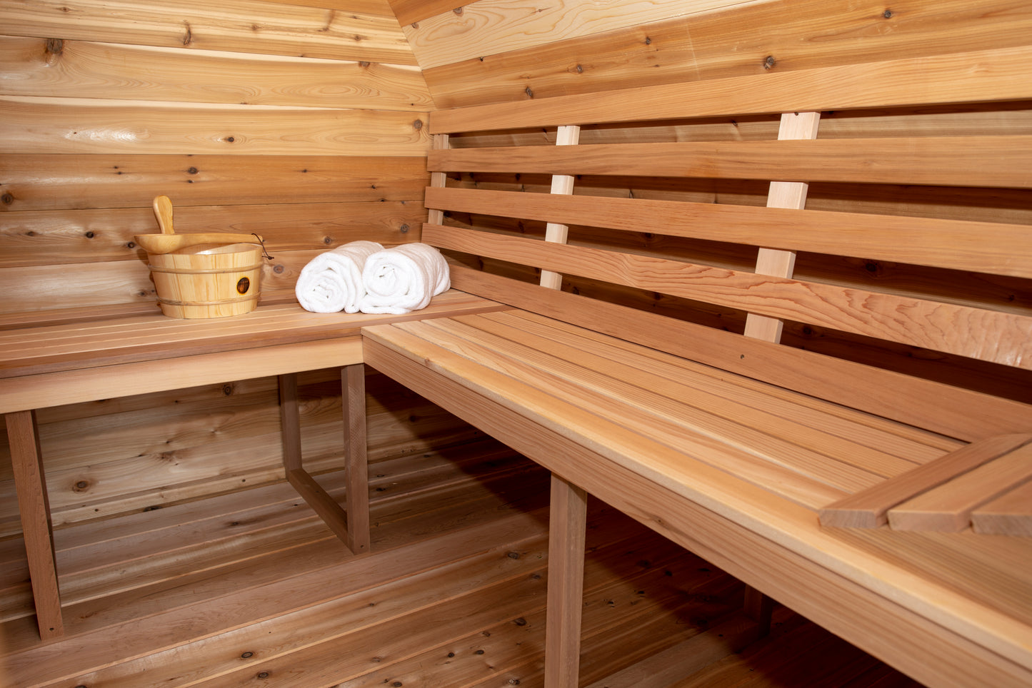 POD sauna with porch