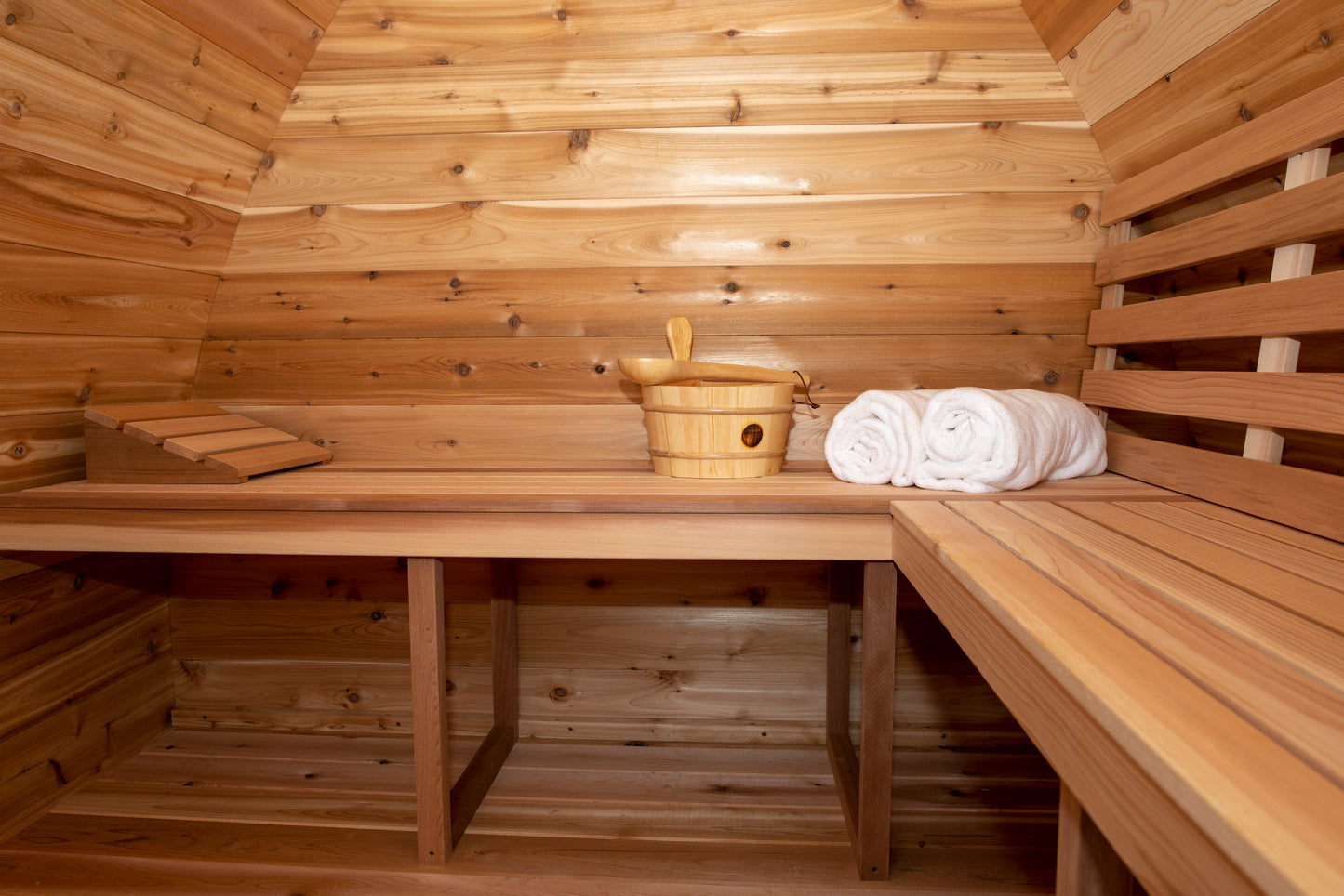POD sauna with porch