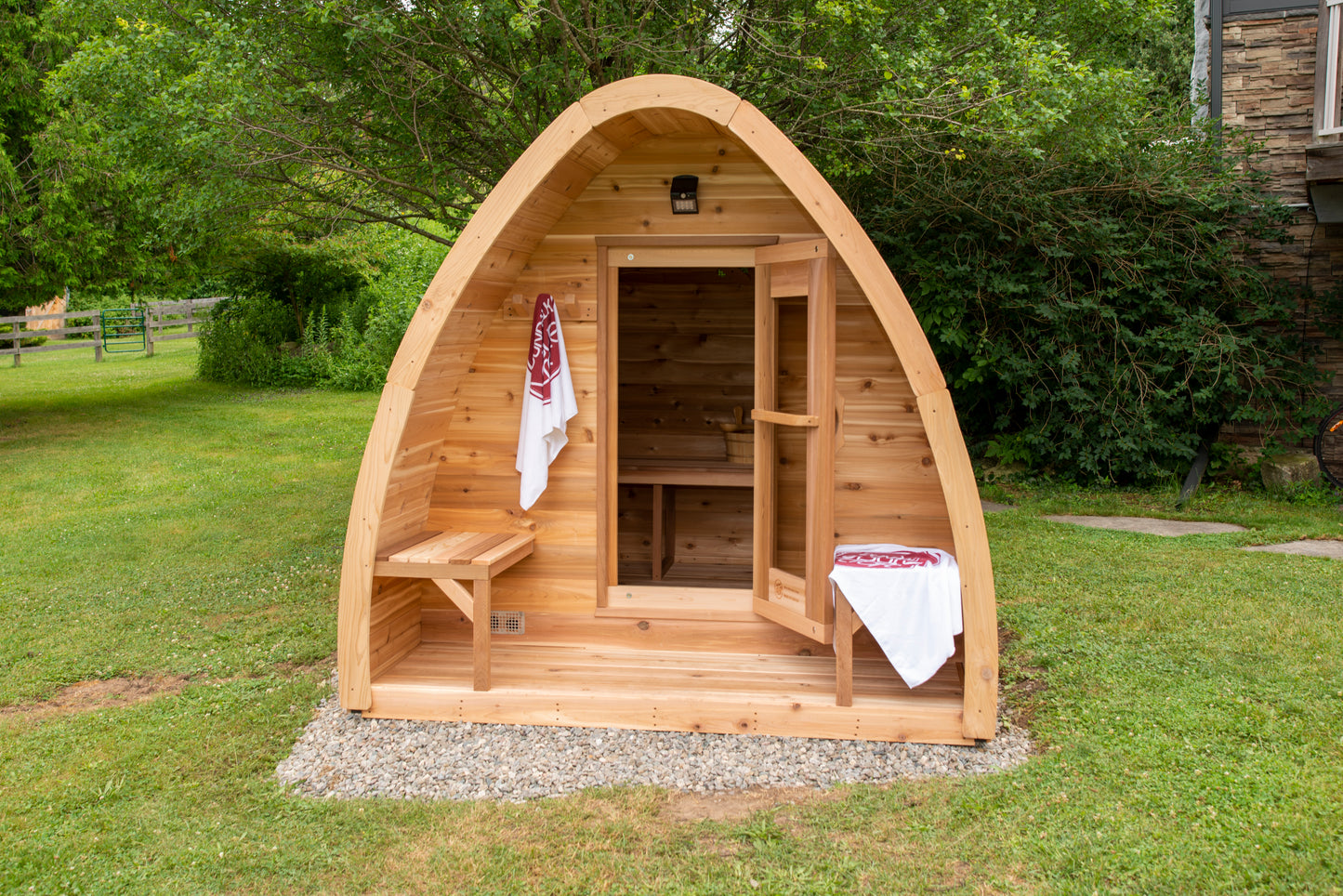 POD sauna with porch