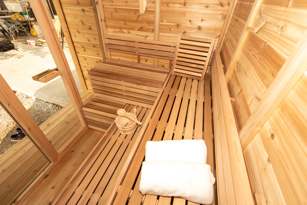 Cube pur avec porche - Bois de cèdre rouge