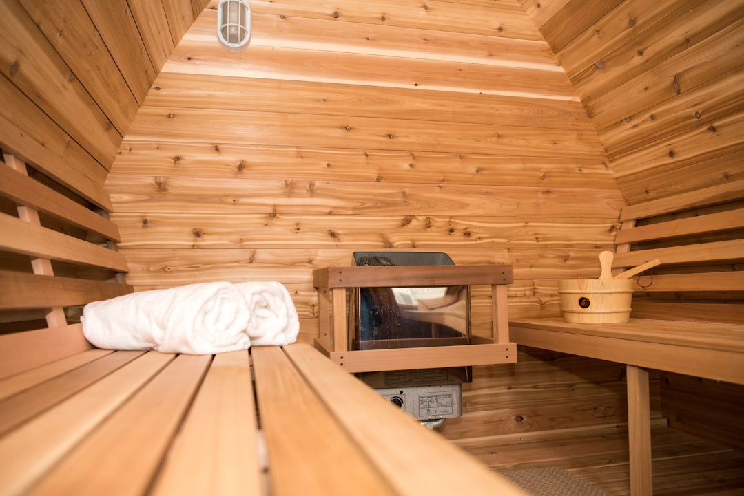 Pod with Porch and Changeroom - Red cedar wood