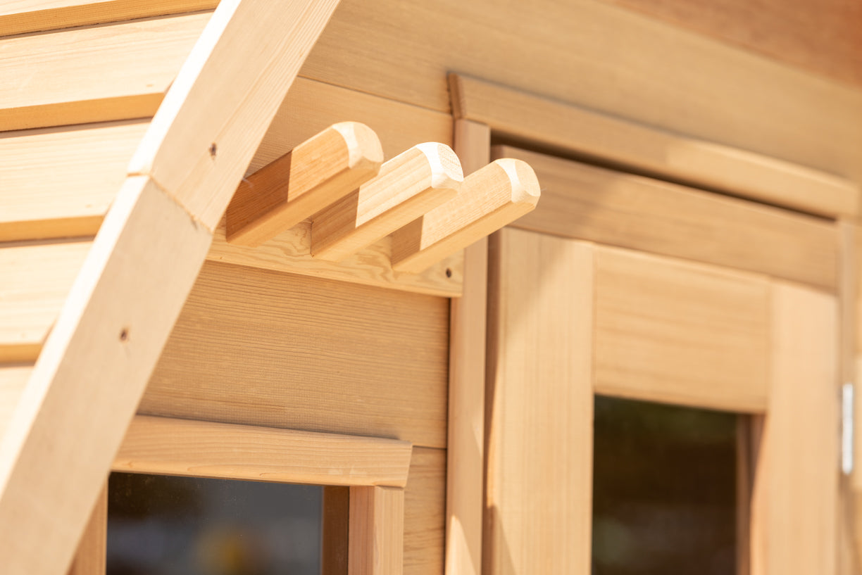 Pod with Changeroom - Red cedar wood